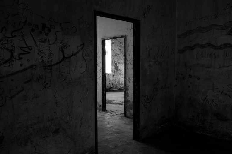 doorway-3056178_1920-by ramykabalan-CCBY-pixabay